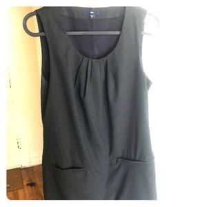 GAP pullover shift dress in charcoal gray, size 0.